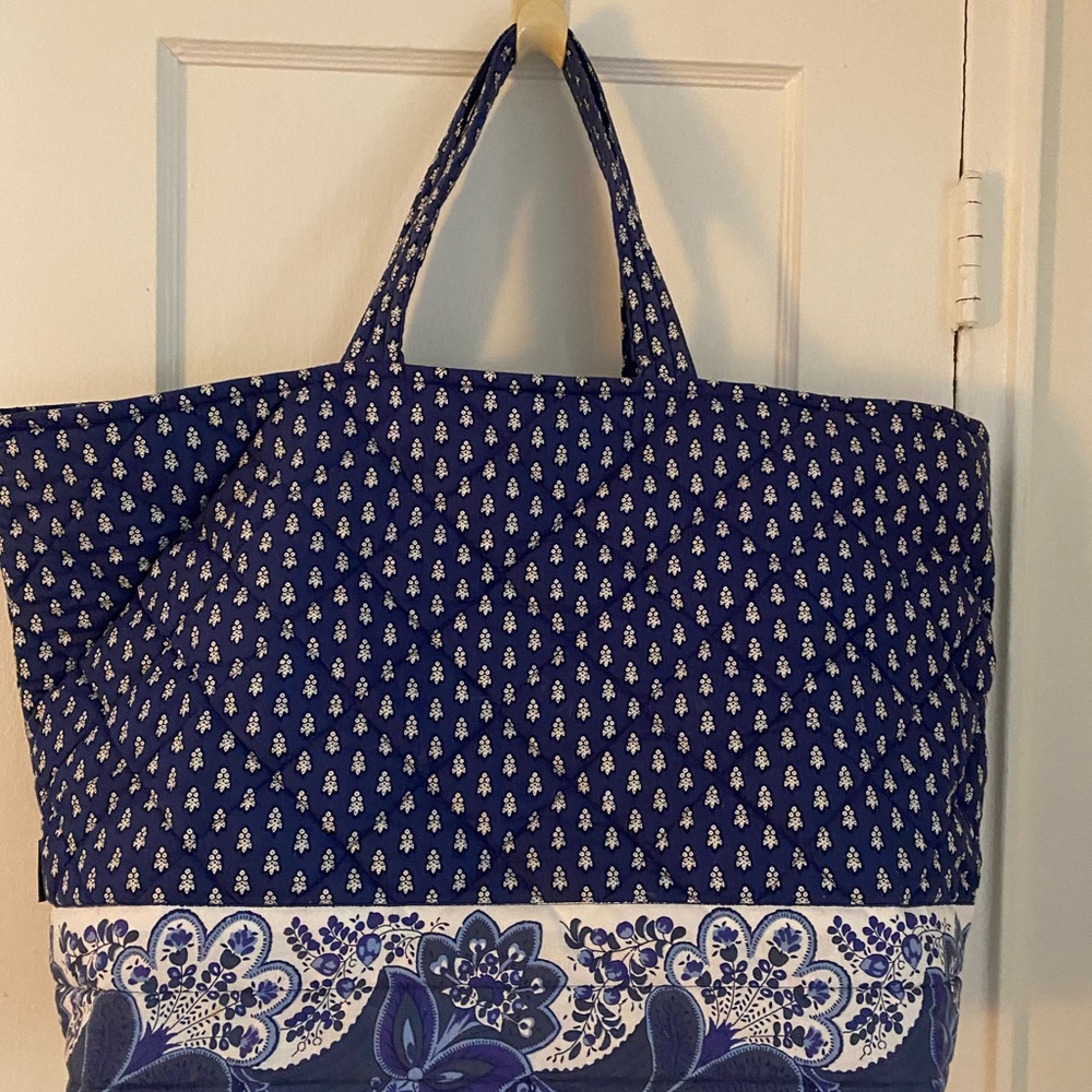 Souleiado Quilted Navy Floral Zippered Tote Bag - Women - Picture 3 of 7